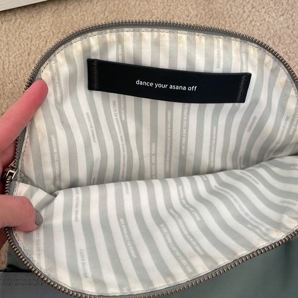 Lululemon Cross Body - Picture 5 of 10